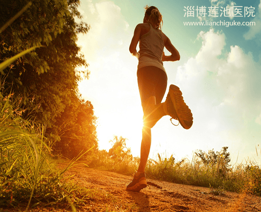 長期徒步會(huì)導(dǎo)致骨關(guān)節(jié)炎？科學(xué)走幾步合適？